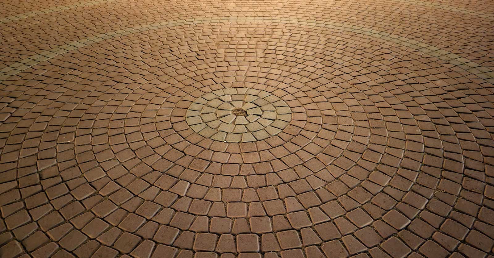 main head picture showing installation of classico pavers